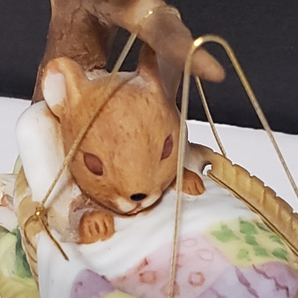 Baby Mouse in Cradle Figurine Vintage Enesco 1975 - Picture 9 of 9
